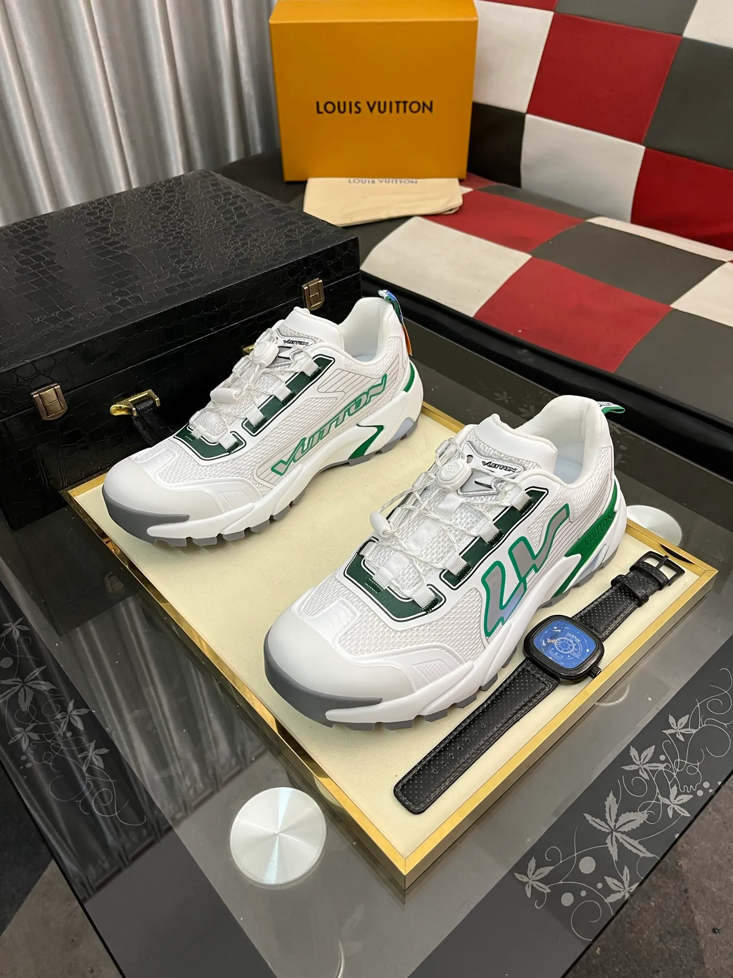 Men's shoes 💰780⌚️⌚️Top version [LOUIS VUITTON] Couple 🧑‍🤝‍🧑 Craftsman style Counter series (original order) New style 🍀LV Louis Vuitton - Top version LV classic high-top trendy shoes! Made of imported original craft calfskin, original breathable lining, and original wear-resistant, lightweight, high-end TPU outsole! High quality products! Code number: 36-457️⃣Colors available